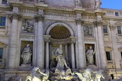 trevi fountain rome italy